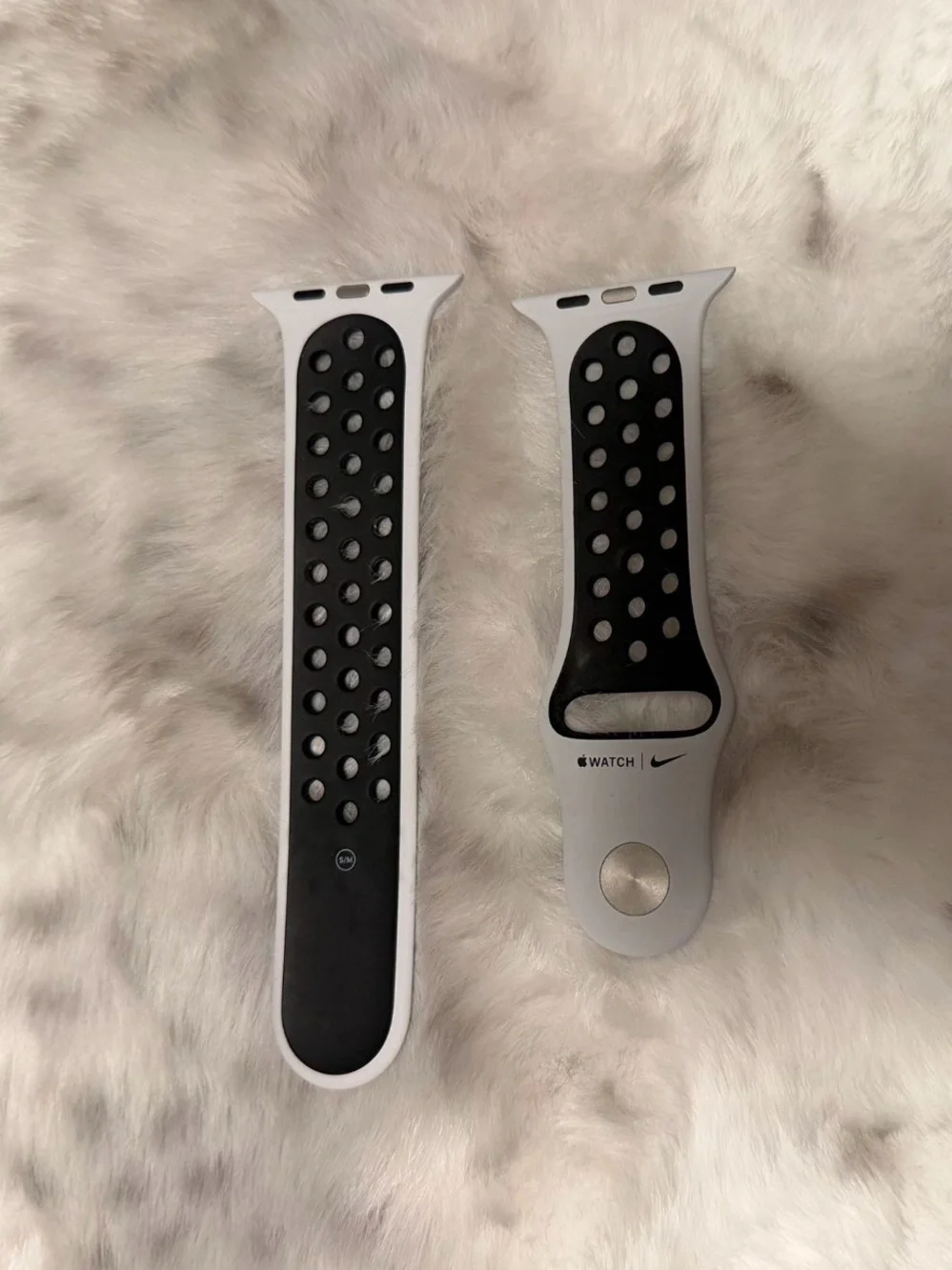 Apple + Nike Watch 44MM Sport White/Black, S/M & M/L included
